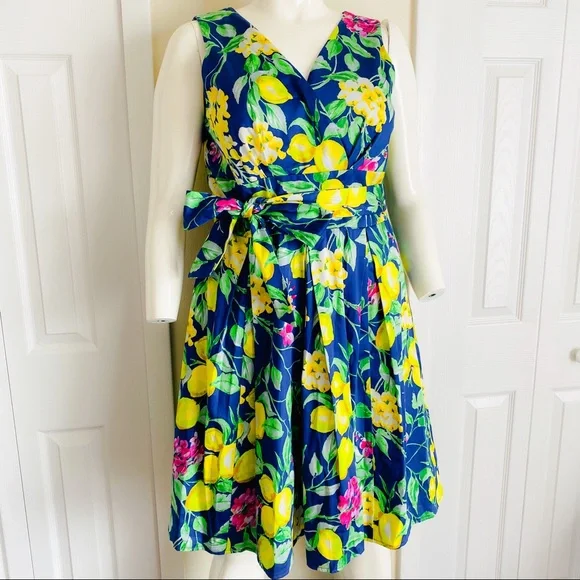 PLUS Lemon Belted Pleated cotton Dress - 14 - Picture 6 of 14